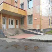 Вид входной группы снаружи Административное здание «Маломосковская ул., 10»